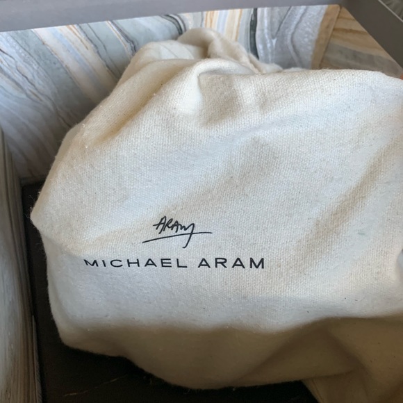 New in box Michael Aram gold orchid champagne bucket / ice bucket - Picture 4 of 11